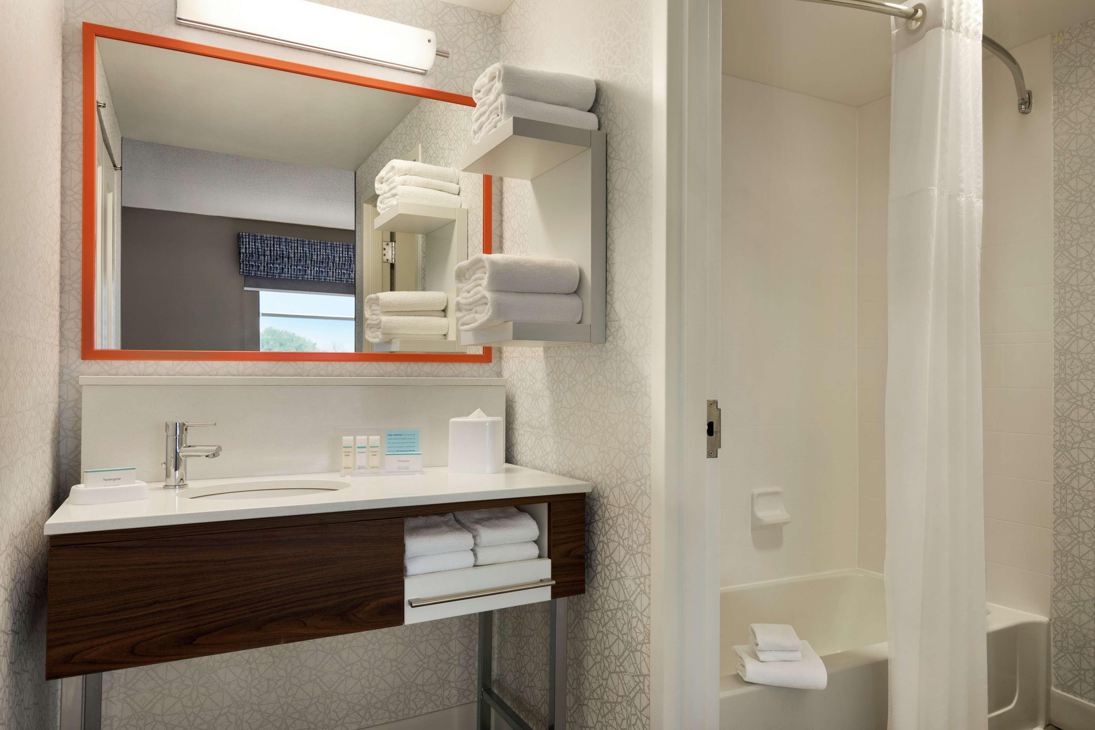 Hampton Inn & Suites Frederick/Fort Detrick Екстер'єр фото